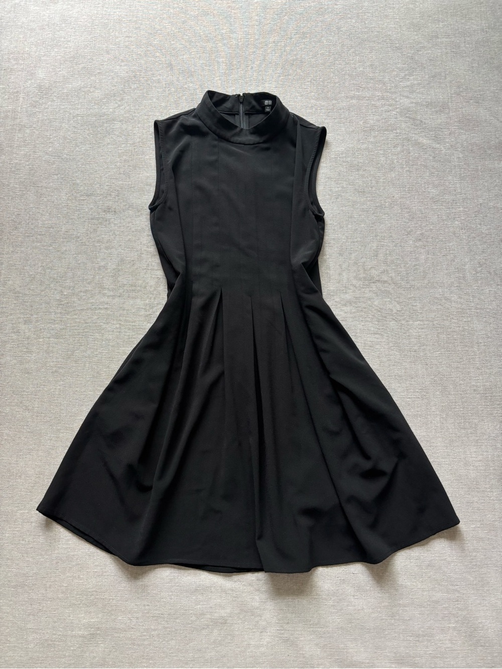 Uniqlo black pleated fit & flare a-line casual gothic dress size S